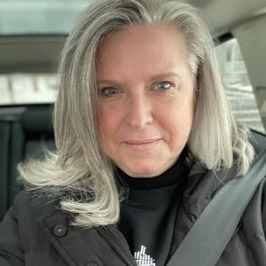 Meet your Posher, Elissa